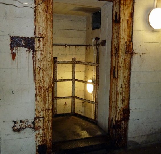 Picture of the door to Churchill's undeground bunker.